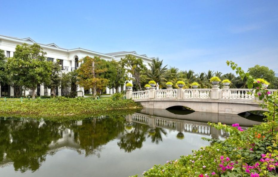 Melia Vinpearl Cam Ranh Beach Resort