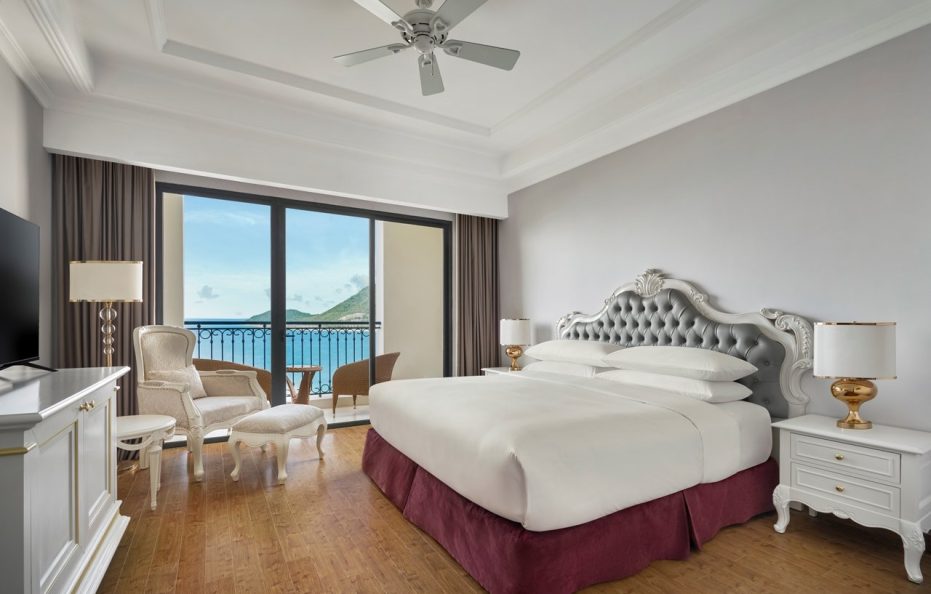 Deluxe Hướng Biển | Ăn sáng