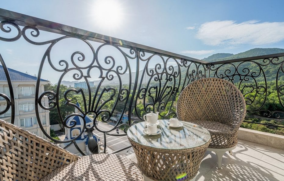 Suite Hướng Vườn