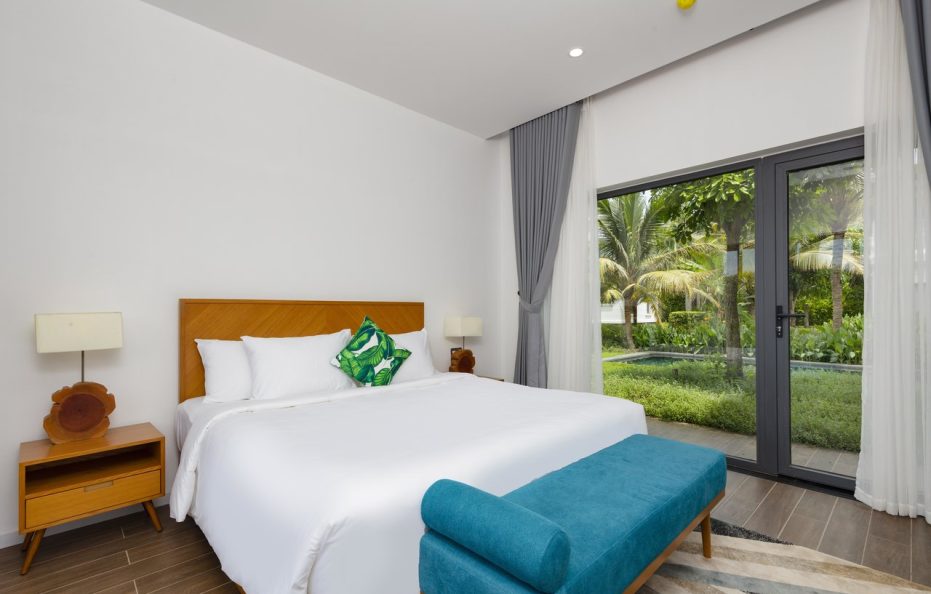 Biệt thự 03 phòng ngủ hướng vườn có hồ bơi riêng